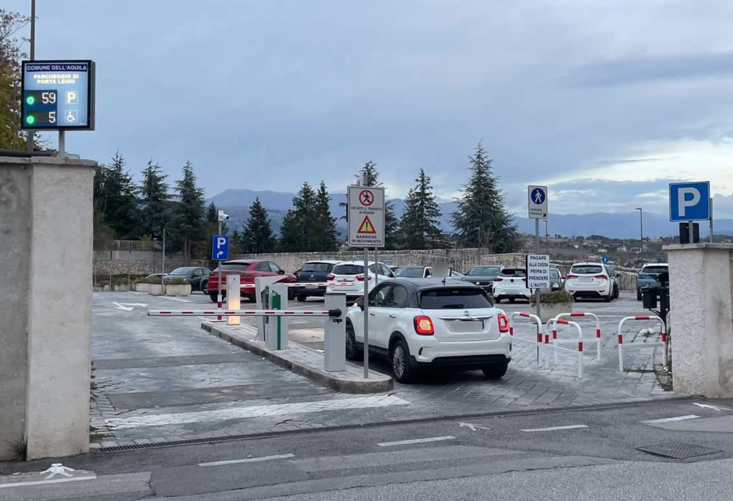 Parcheggio di Porta Leoni: attiva la nuova modalità di accesso con riconoscimento automatico della targa