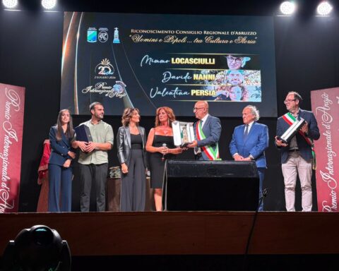 Premio Internazionale Carlo D'Angiò, Marianna Scoccia al Teatro dei Marsi: "Valorizzare la nostra storia con un progetto di legge dedicato"