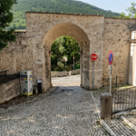 via ed Arco Jacopo Della Rivera