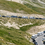 Campo Imperatore, scatta il piano estate: più controlli, funivia agevolata per residenti del Comune dell’Aquila e accessi regolati