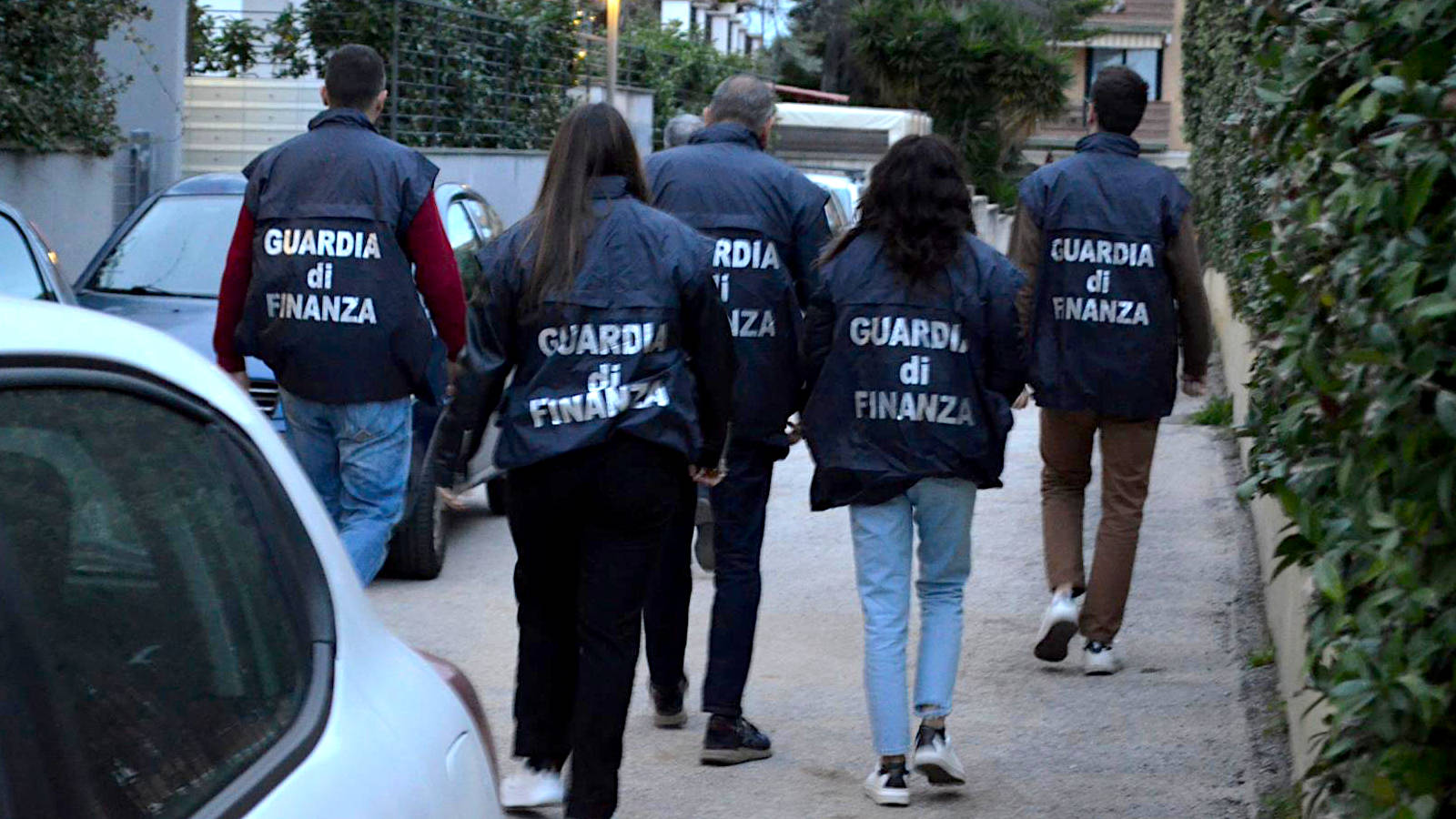 GdiF PESCARA: BANCAROTTA FRAUDOLENTA E FINANZIAMENTI PUBBLICI ILLECITI. ESEGUITE MISURE CAUTELARI PERSONALI E REALI NEI CONFRONTI DI TRE IMPRENDITORI