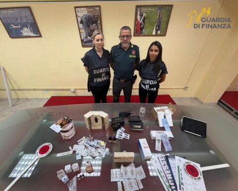 GdiF L’AQUILA: SEQUESTRATI NUMEROSI FARMACI PER TRATTAMENTI ESTETICI E DENUNCIATO UN SOGGETTO PER ESERCIZIO ABUSIVO DELLA PROFESSIONE MEDICA.