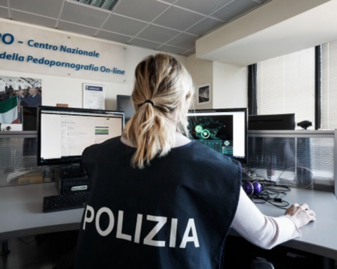 Sfruttamento sessuale di minorenni online, 7 arresti e 30 indagati. Perquisizioni anche a Pescara