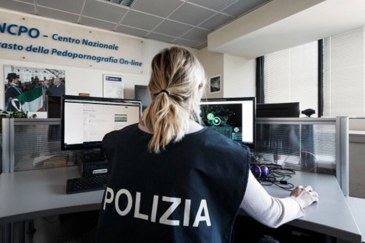 Sfruttamento sessuale di minorenni online, 7 arresti e 30 indagati. Perquisizioni anche a Pescara
