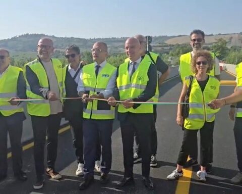 Riapertura del ponte ancaranese