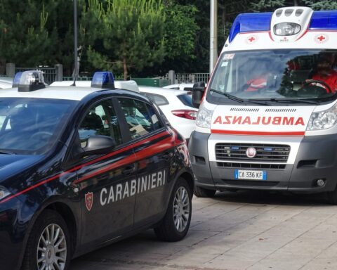 Ambulanza e Carabinieri