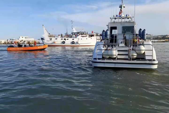 Barca incagliata Giulianova