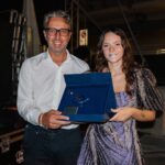 Il sindaco Mario Nugnes di Roseto con la cantante Francesca Michielin