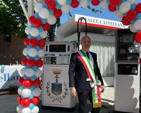 a Valle Castellana il distributore è comunale