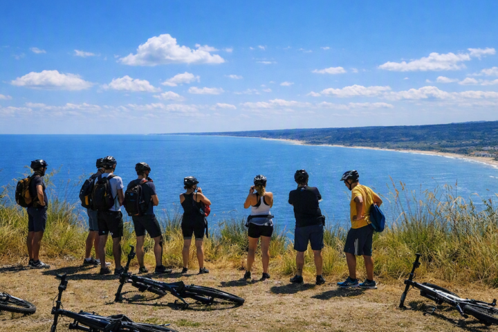 Pedalata in e-bike sulla costa dei Trabocchi