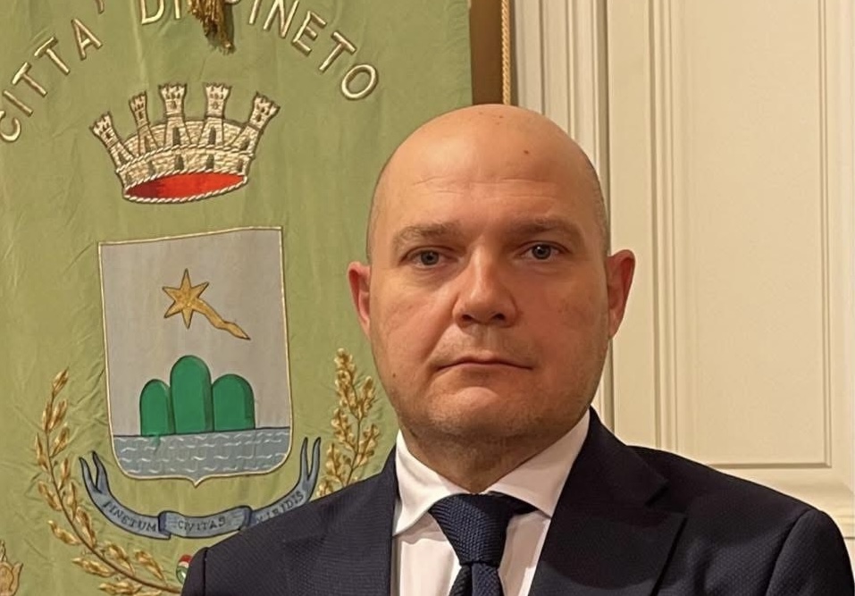 Il sindaco di Pineto Alberto Dell’Orletta
