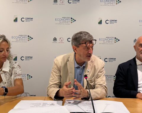 Marco Marsilio, Tiziana Magnacca e Carlo Masci presentano la sesta edizione dell’Abruzzo Economy Summit